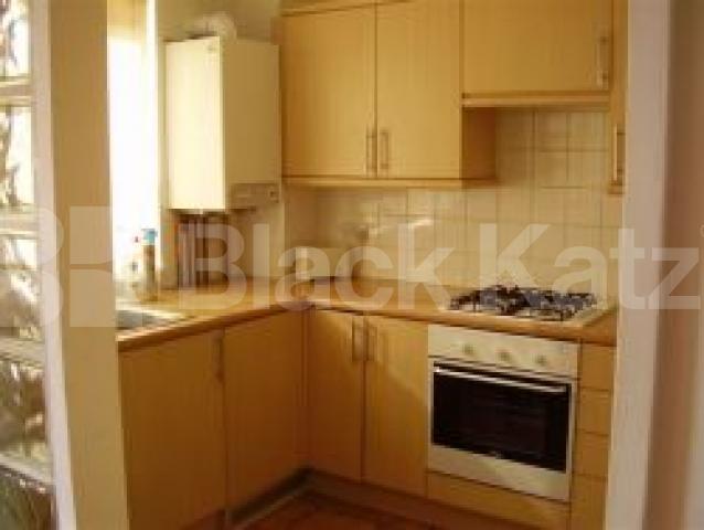 			1 Bedroom, 1 bath, 1 reception Flat			 Vulcan Way, BARNSBURY/ISLINGTON N7